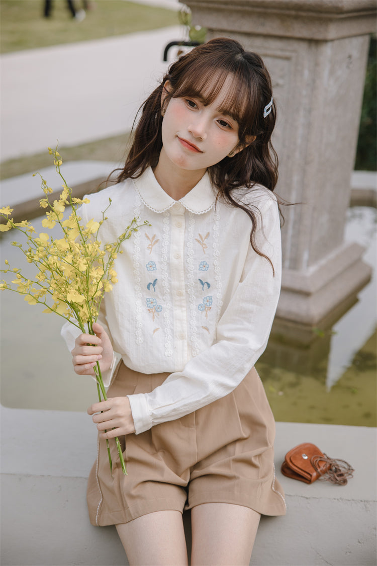 Cottage Things Embroidered Blouse (Cream)