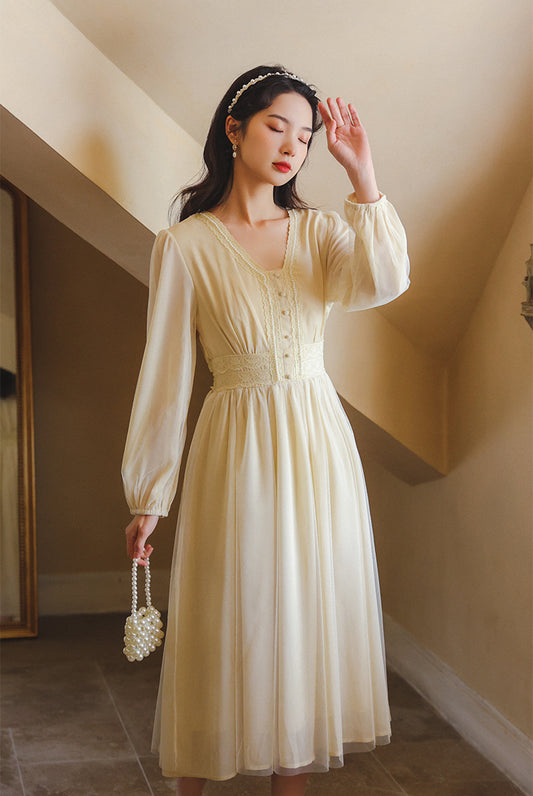 Field Of Dreams Midi Dress (Cream)