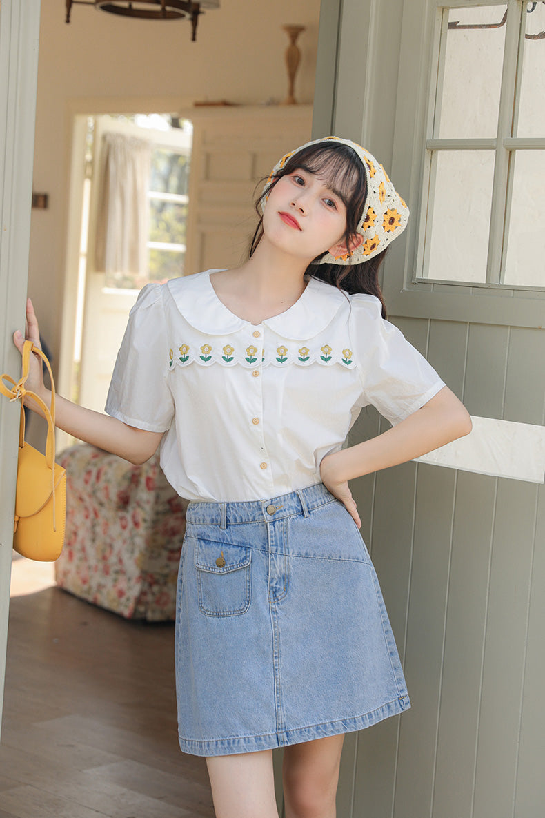 Daisy Chain Scalloped Blouse (White)