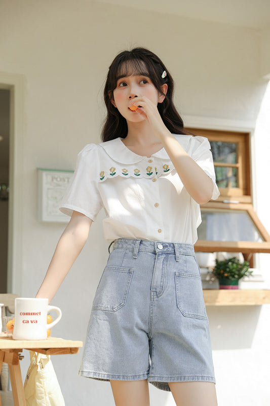 Daisy Chain Scalloped Blouse (White)