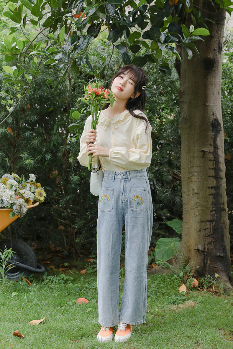 Embroidered Sunflower Pocket Jeans (2 Colors)