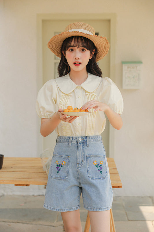 Sunny Flower Embroidered Shorts (Light Denim)