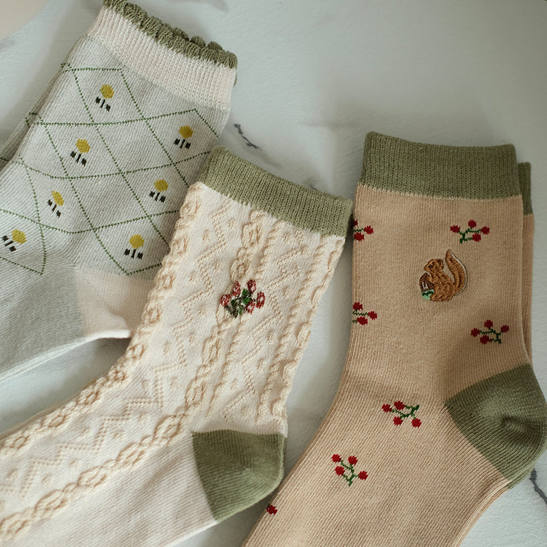 Spring Squirrel Sock Set (Green)