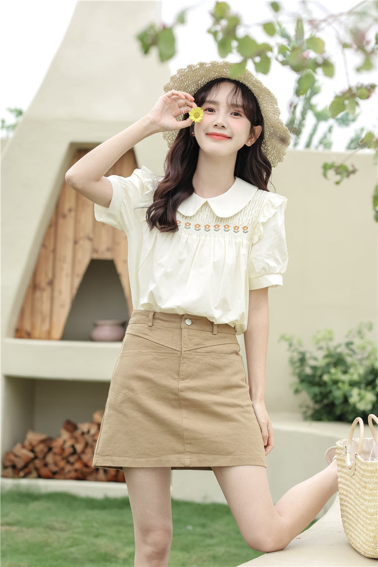 Daisy Chain Short Sleeve Blouse (Cream)