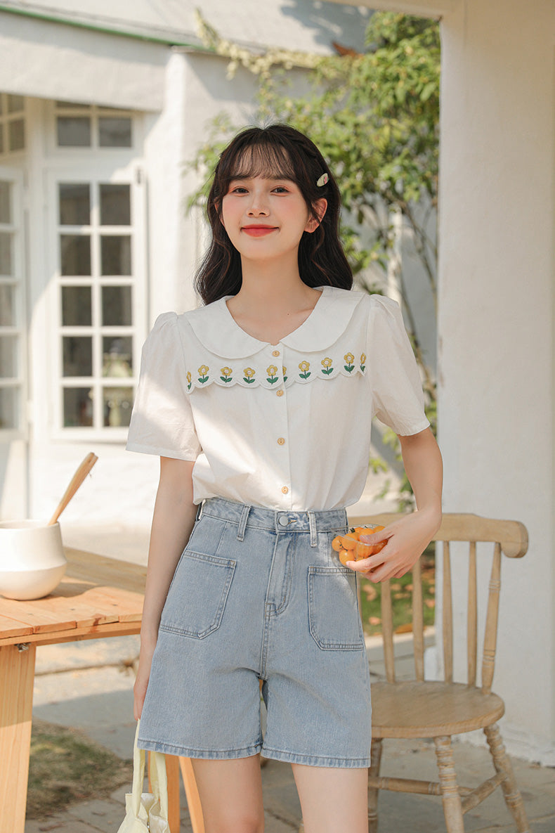 Daisy Chain Scalloped Blouse (White)