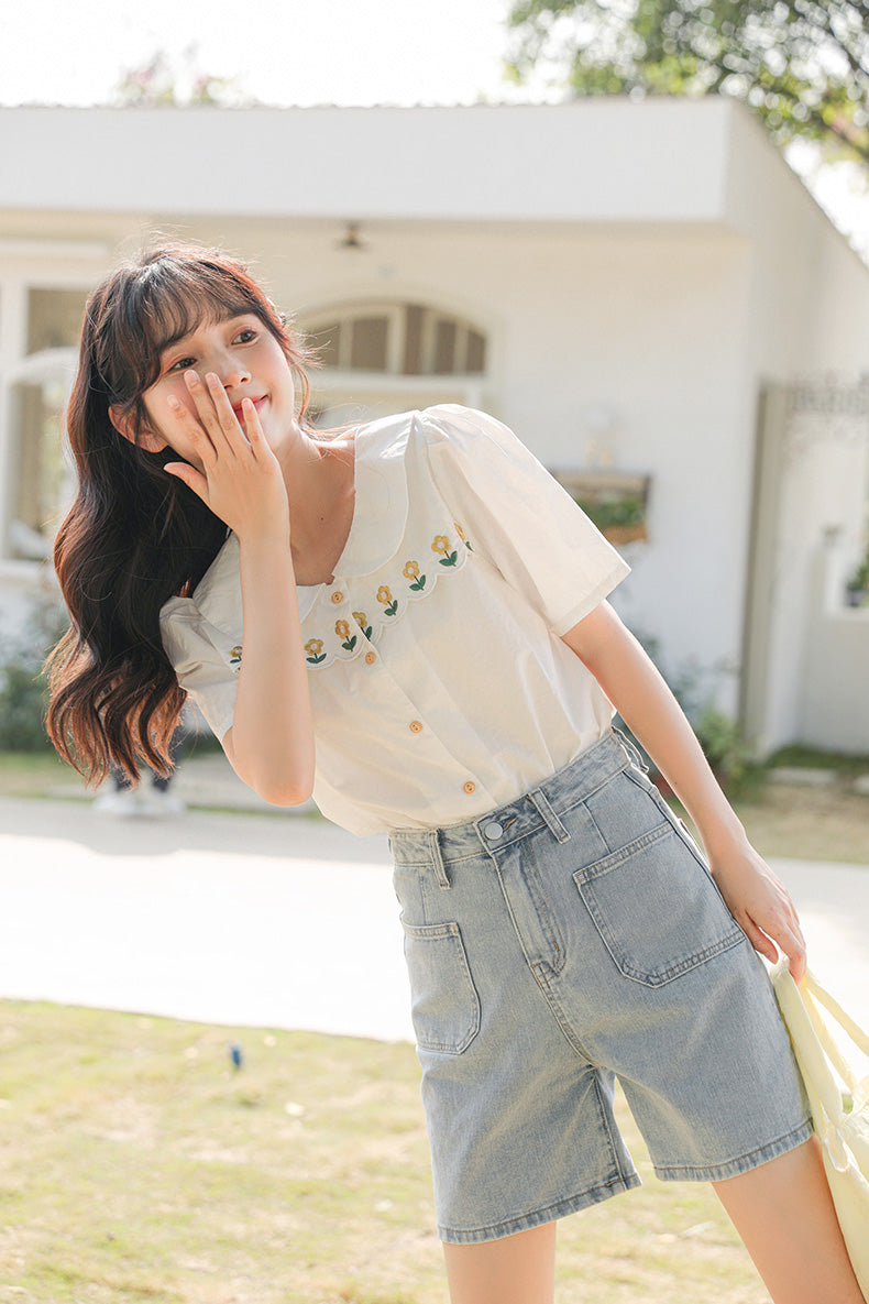 Daisy Chain Scalloped Blouse (White)
