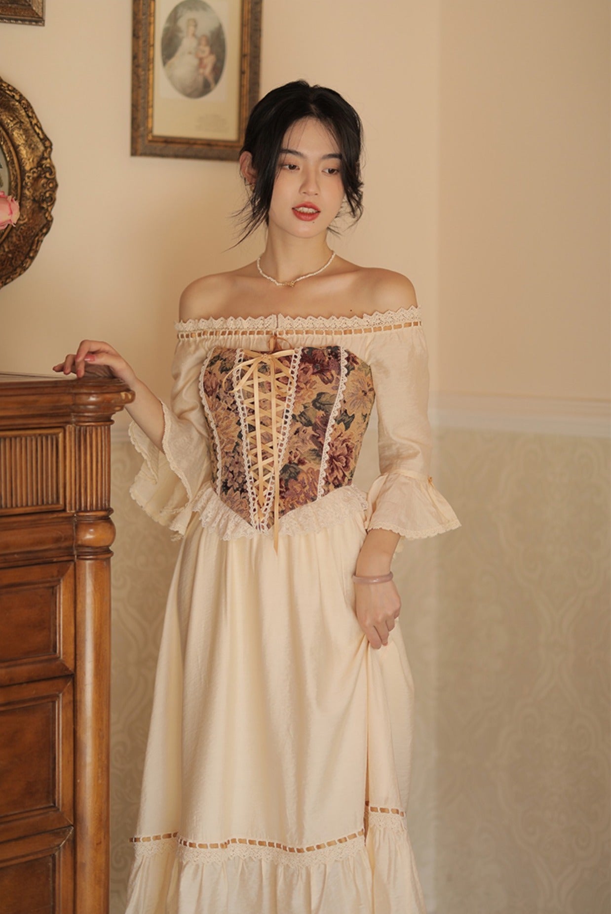 Rustic Floral Lace Up Corset (Beige)