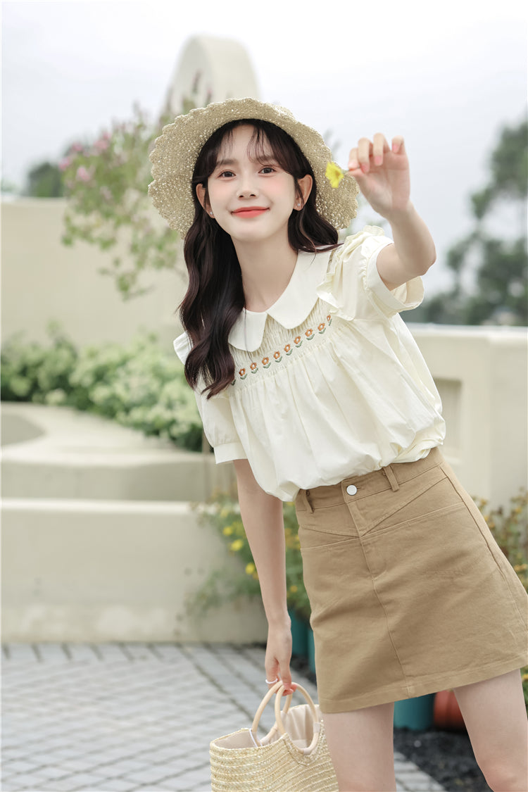 Daisy Chain Short Sleeve Blouse (Cream)
