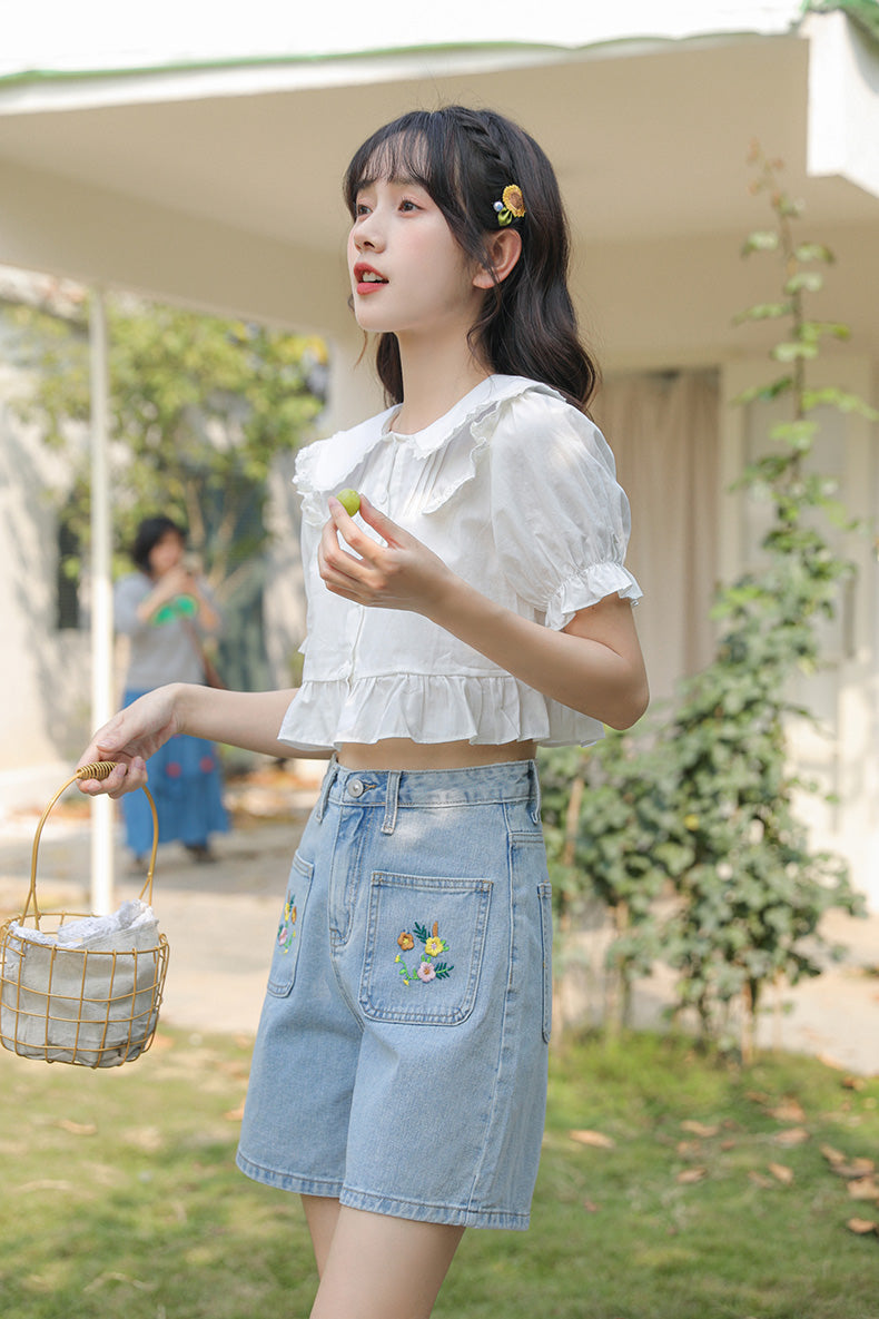 Flower Crown Embroidered Shorts (Light Denim)