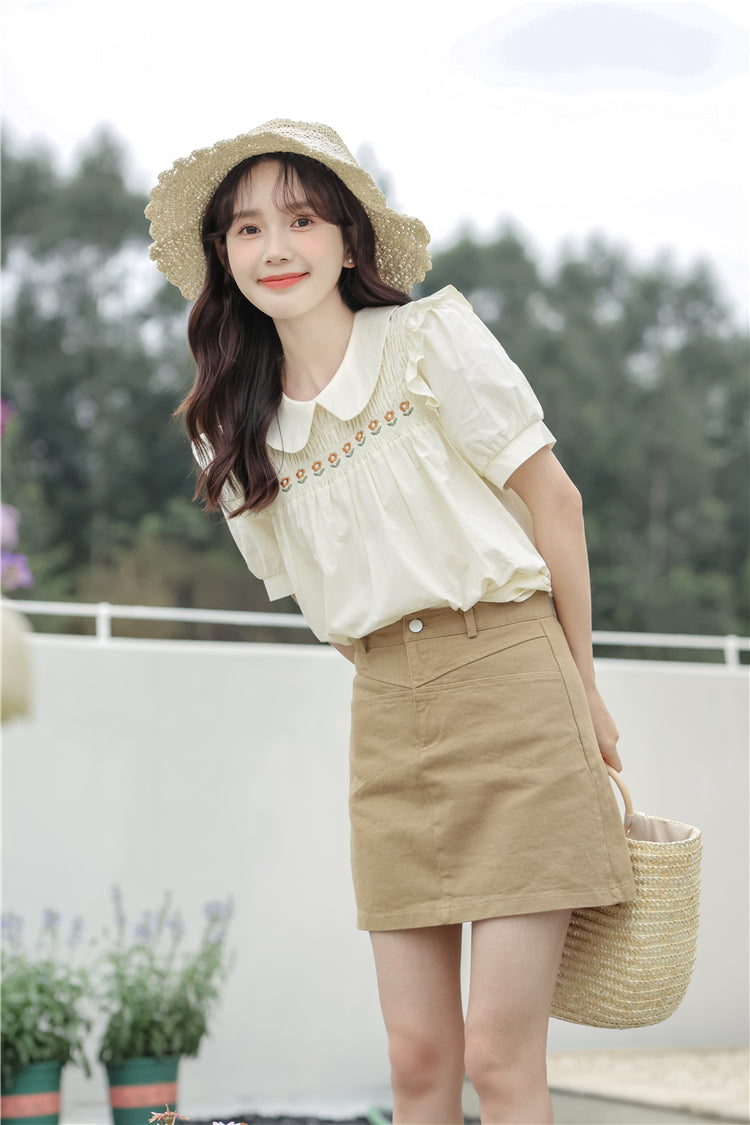 Daisy Chain Short Sleeve Blouse (Cream)