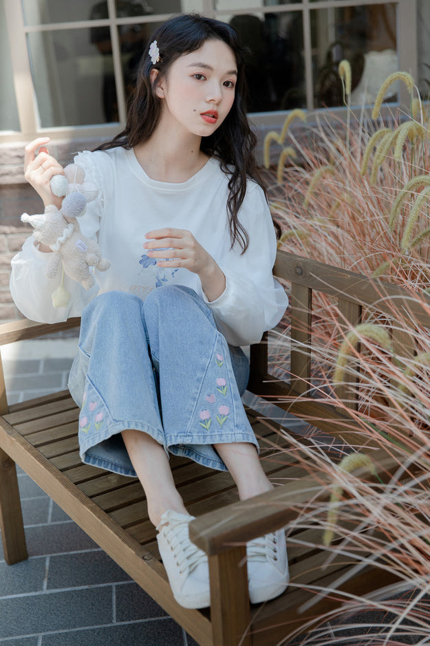 Tulip Tips Embroidered Jeans (2 Colors)