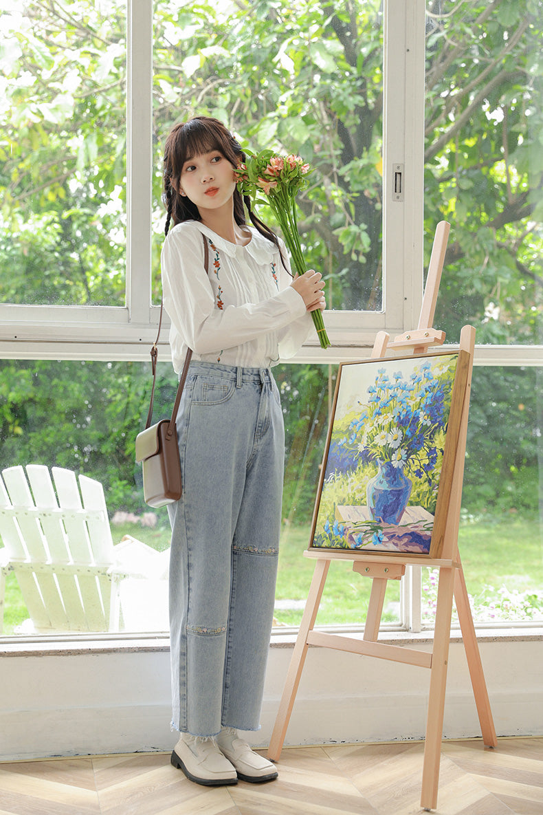 Daisy Chain Embroidered Jeans (Light Denim)