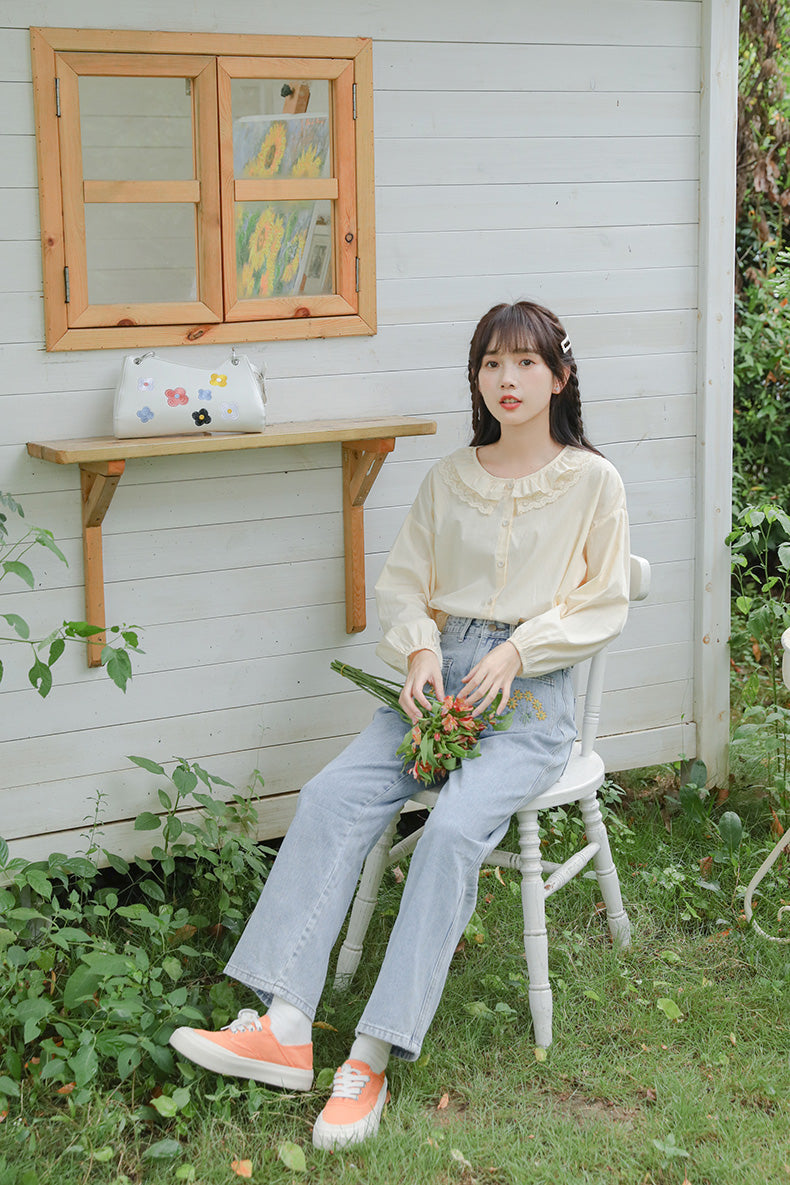 Embroidered Sunflower Pocket Jeans (2 Colors)