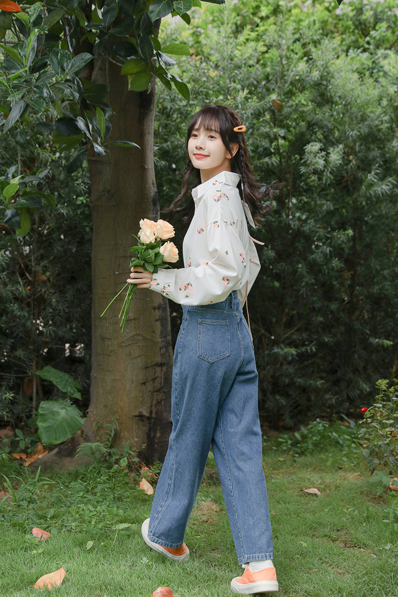 Embroidered Button Pocket Jeans (Medium Denim)