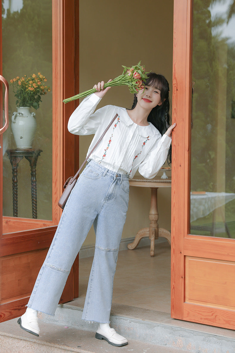Daisy Chain Embroidered Jeans (Light Denim)