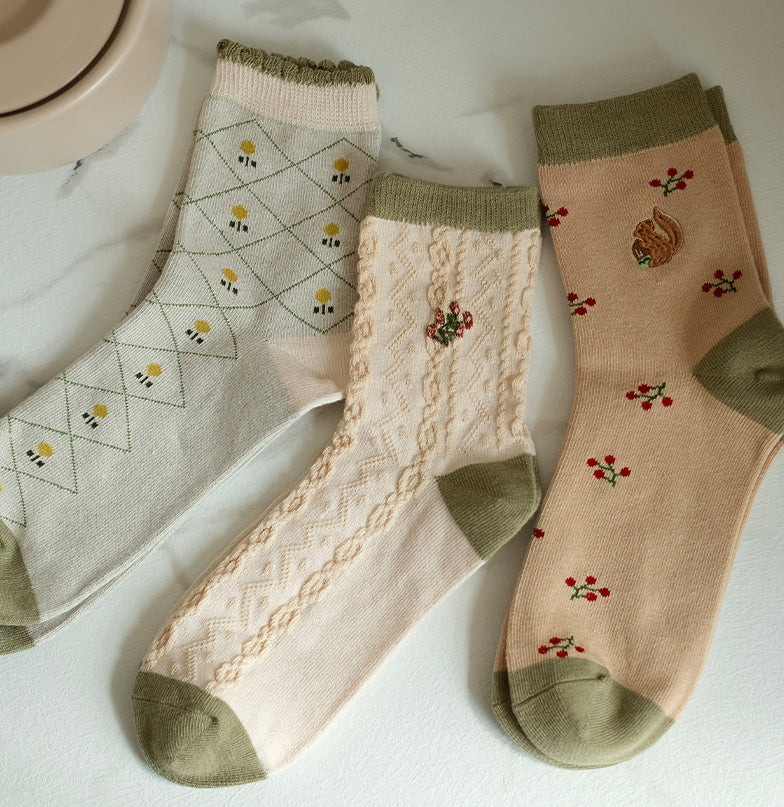 Spring Squirrel Sock Set (Green)