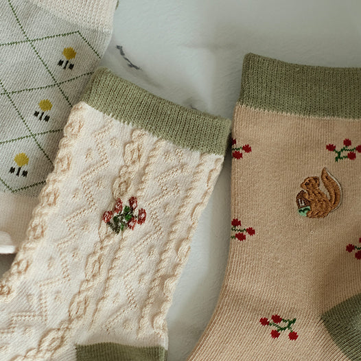 Spring Squirrel Sock Set (Green)