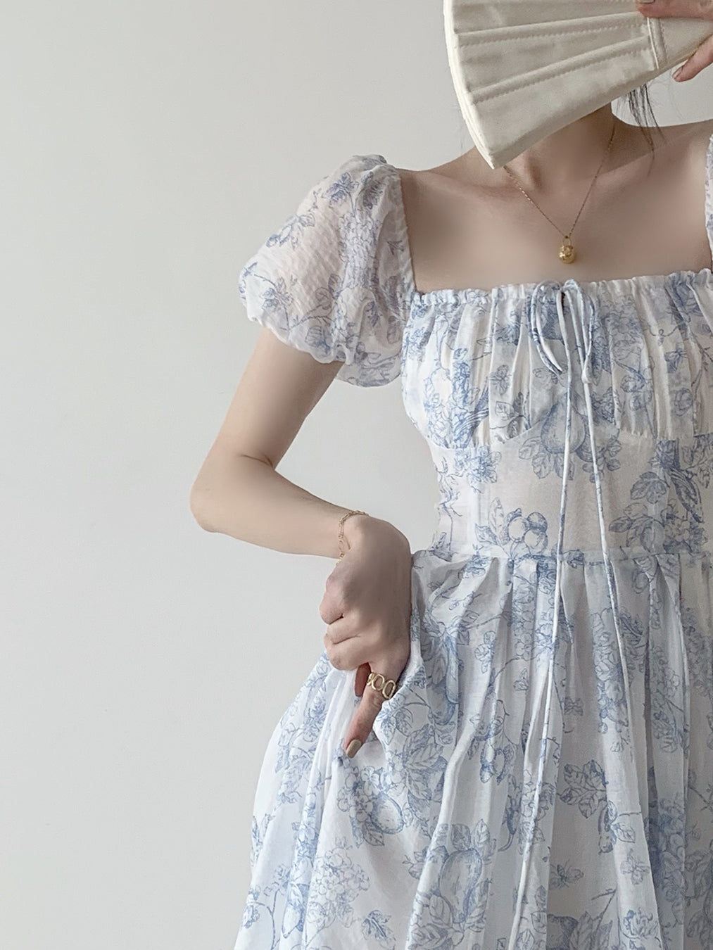 Porcelain Sketch Midi Dress (White/Blue)