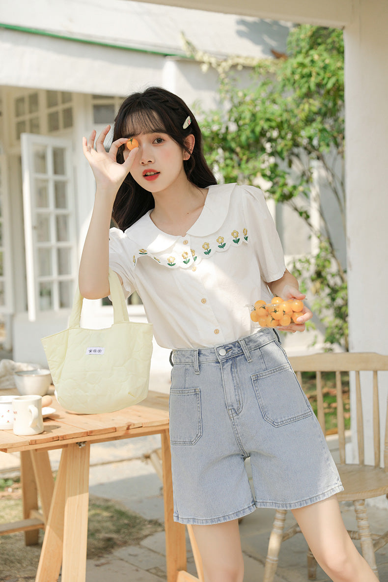 Daisy Chain Scalloped Blouse (White)