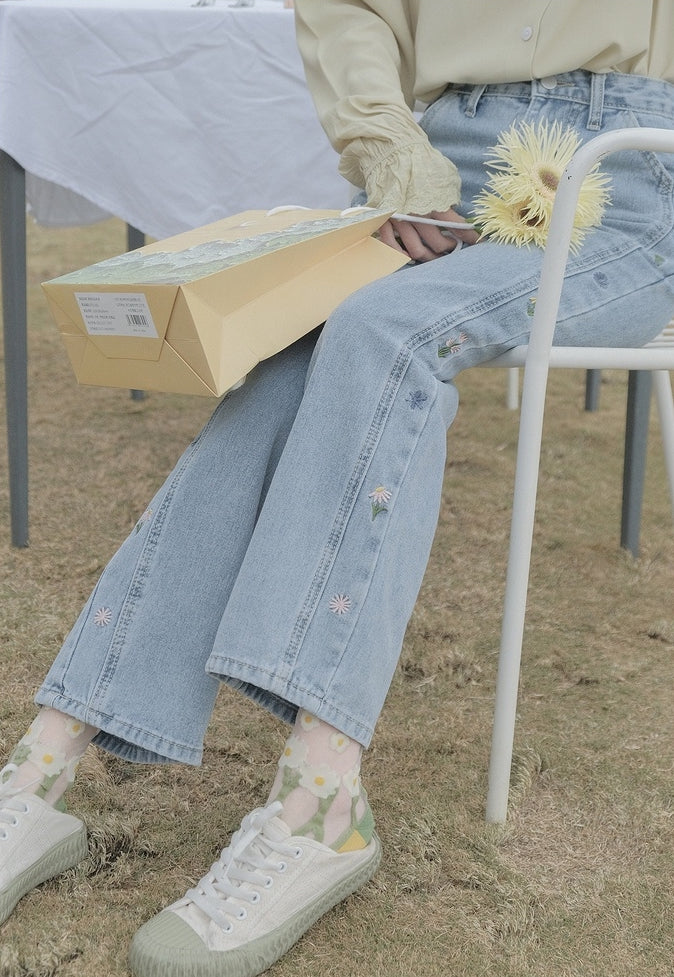 Wildflower Mom Jeans (Light Blue)