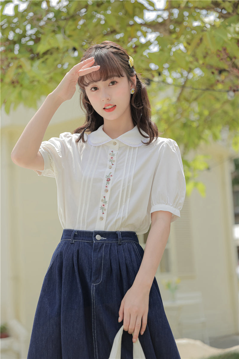 Little Floral Embroidered Blouse (White)