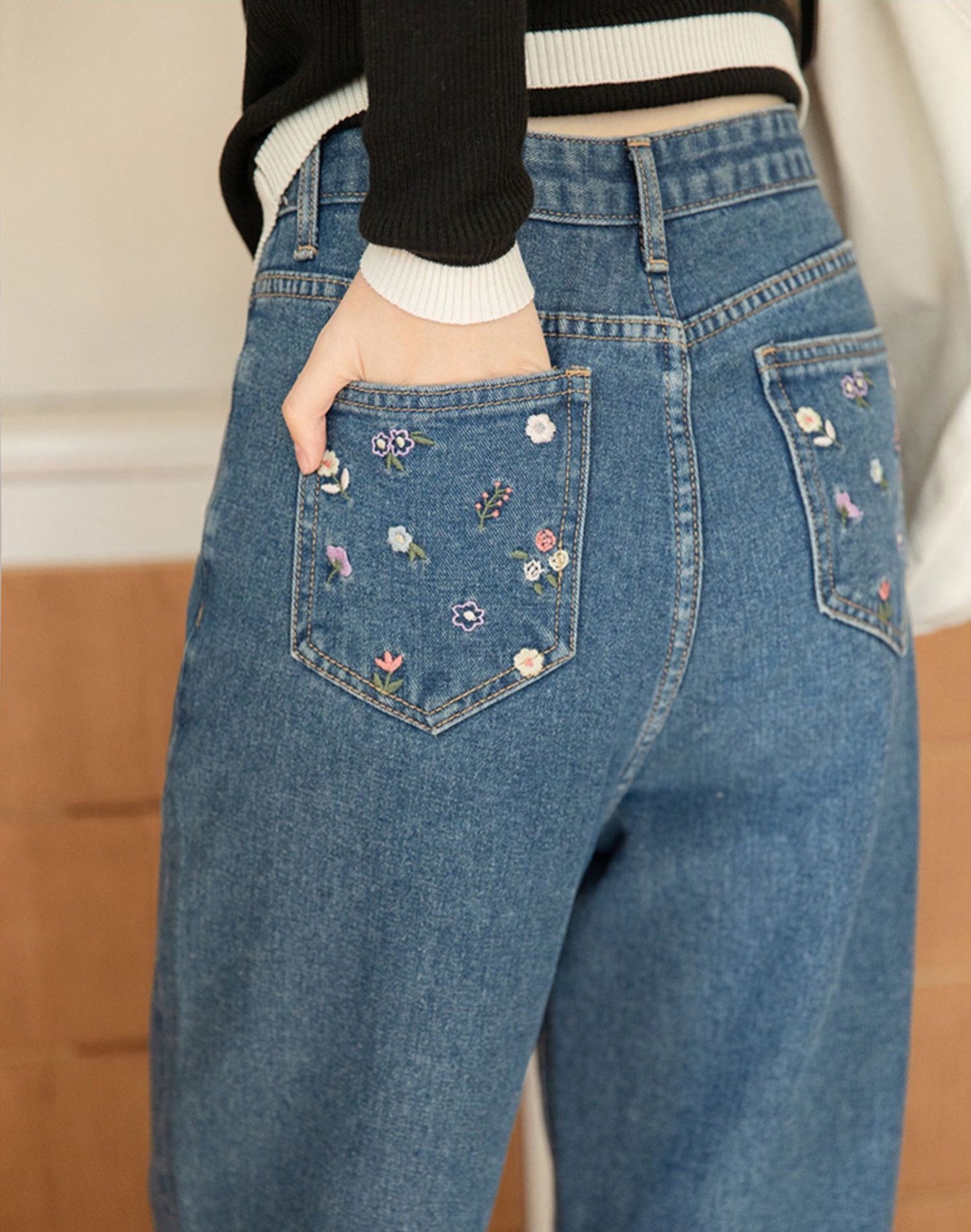 Flower Pocket Embroidered Jeans (Medium Denim)