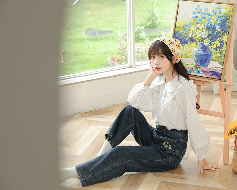 Embroidered Sunflower Pocket Jeans (2 Colors)
