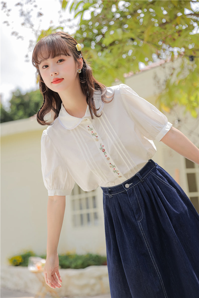 Little Floral Embroidered Blouse (White)