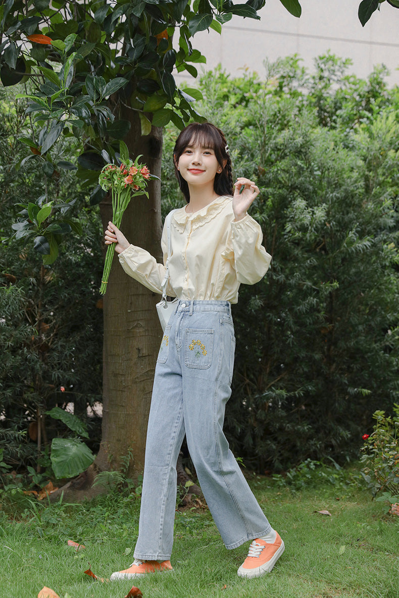 Embroidered Sunflower Pocket Jeans (2 Colors)