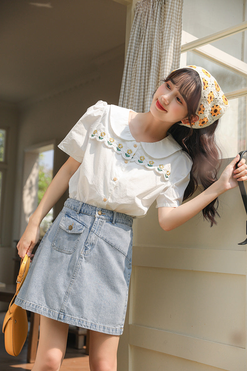 Daisy Chain Scalloped Blouse (White)
