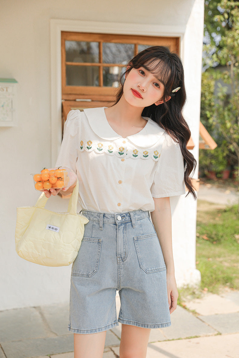 Daisy Chain Scalloped Blouse (White)