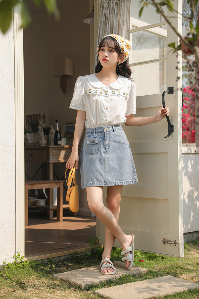 Daisy Chain Scalloped Blouse (White)