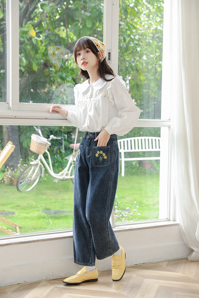 Embroidered Sunflower Pocket Jeans (2 Colors)