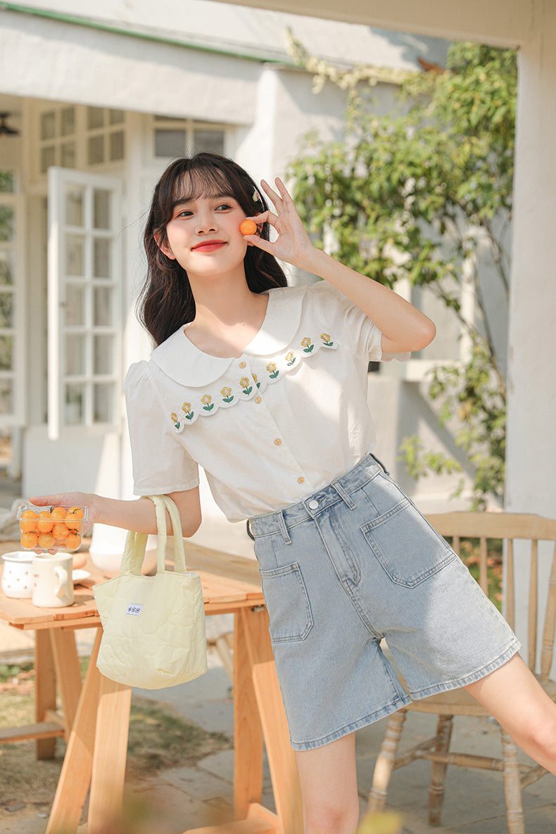 Daisy Chain Scalloped Blouse (White)