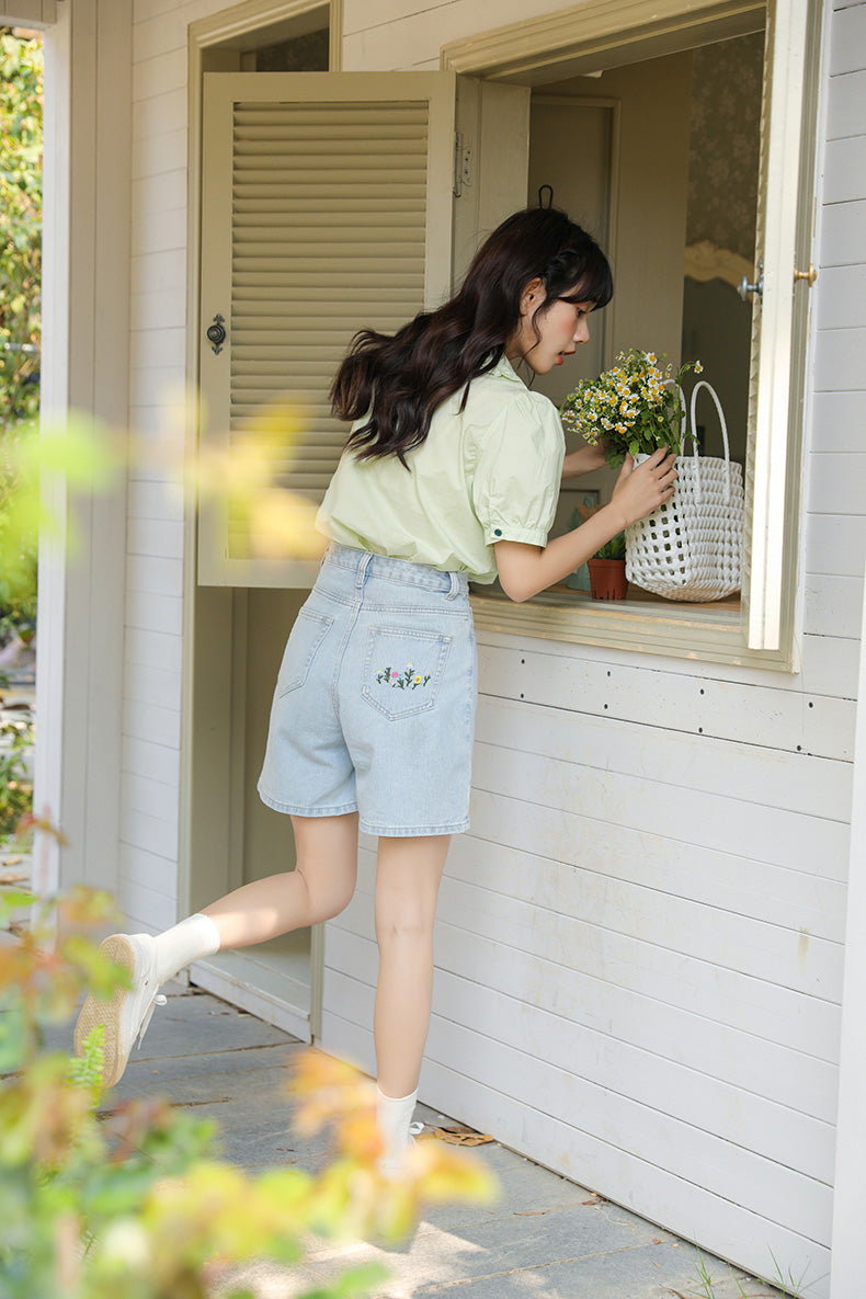 Summer Flowers Embroidered Shorts (Light Denim)