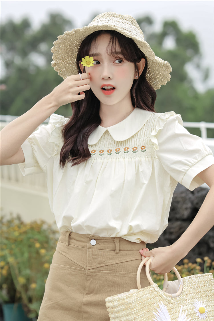 Daisy Chain Short Sleeve Blouse (Cream)