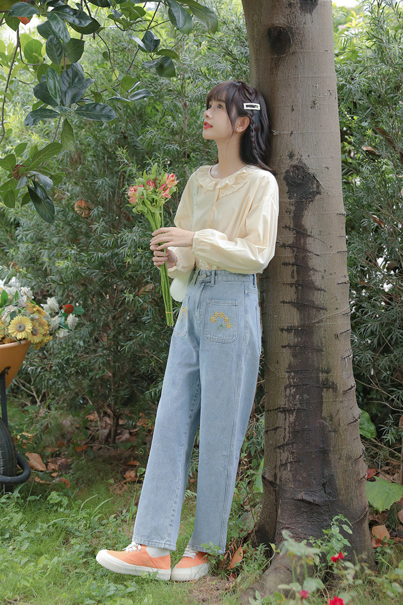 Embroidered Sunflower Pocket Jeans (2 Colors)