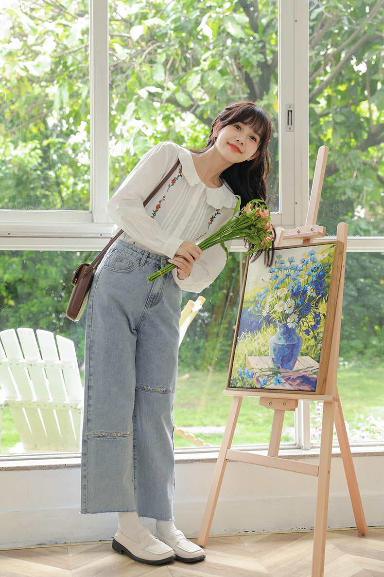 Daisy Chain Embroidered Jeans (Light Denim)