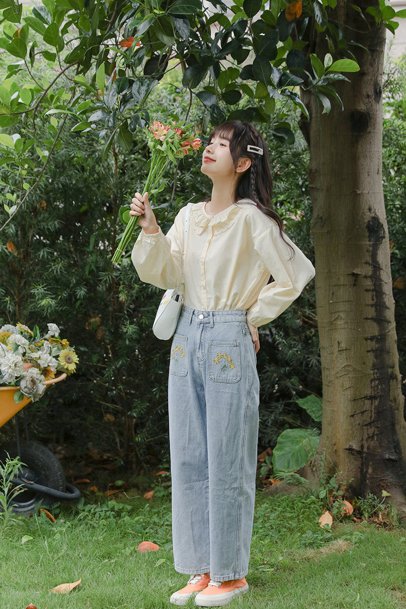 Embroidered Sunflower Pocket Jeans (2 Colors)