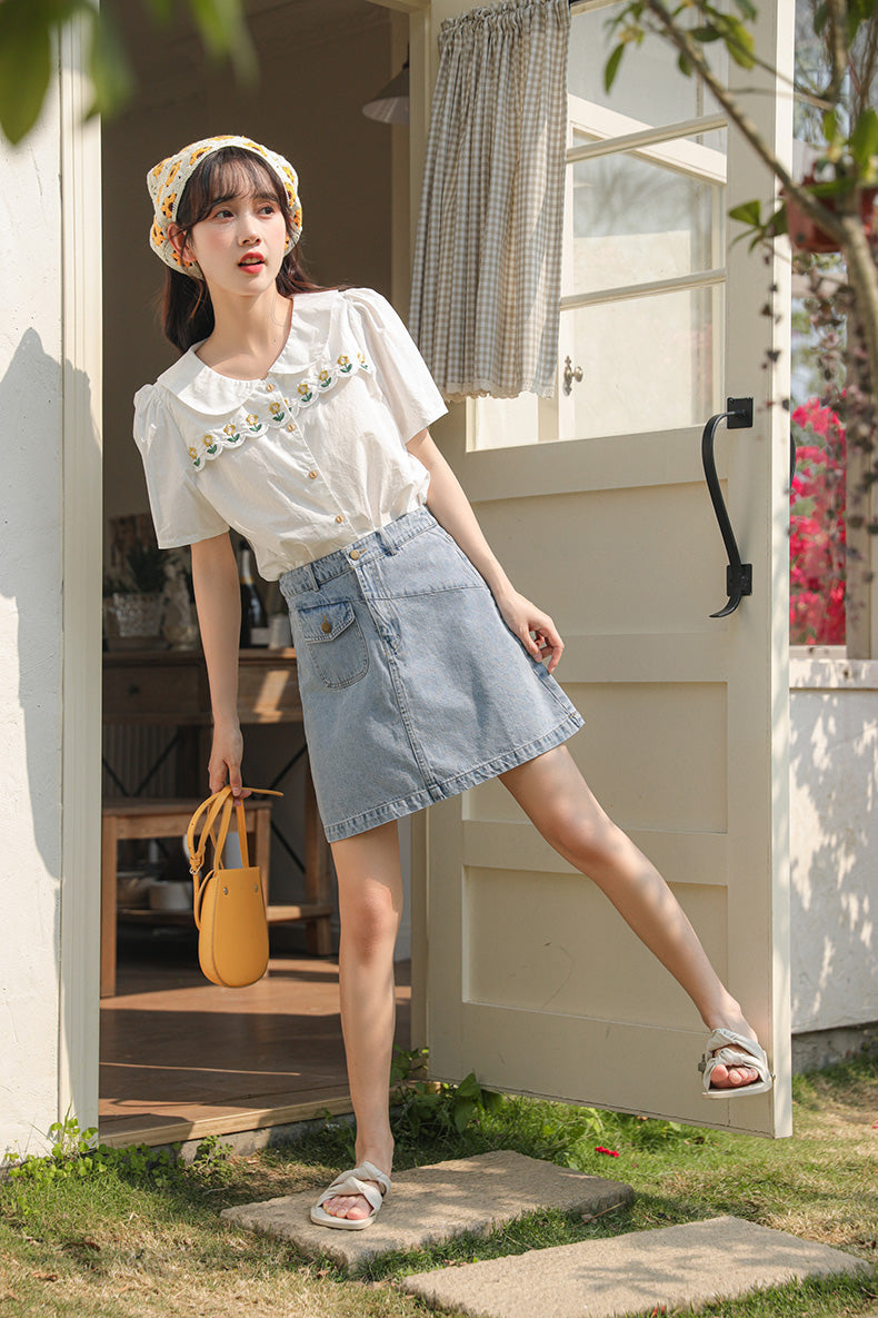 Daisy Chain Scalloped Blouse (White)