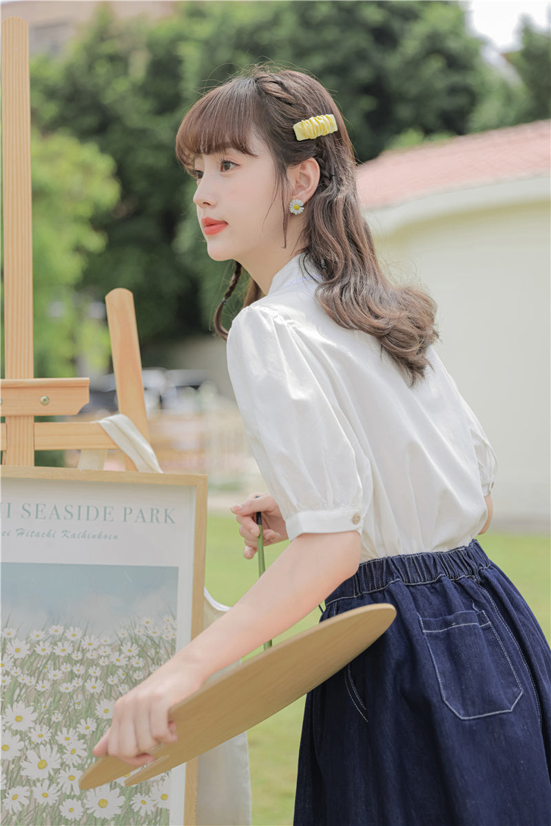 Little Floral Embroidered Blouse (White)
