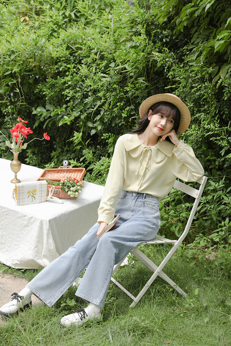 Embroidered Flower Vines Jeans (Light Denim)