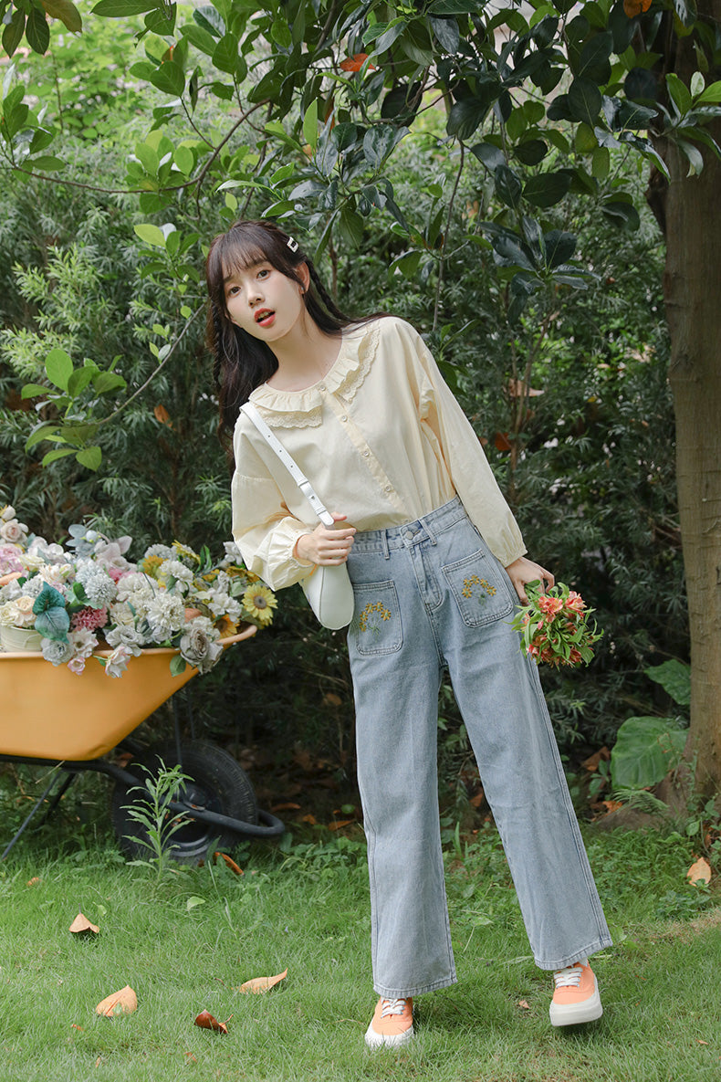 Embroidered Sunflower Pocket Jeans (2 Colors)