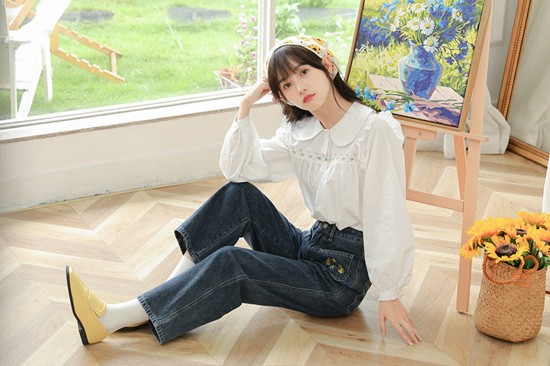 Embroidered Sunflower Pocket Jeans (2 Colors)