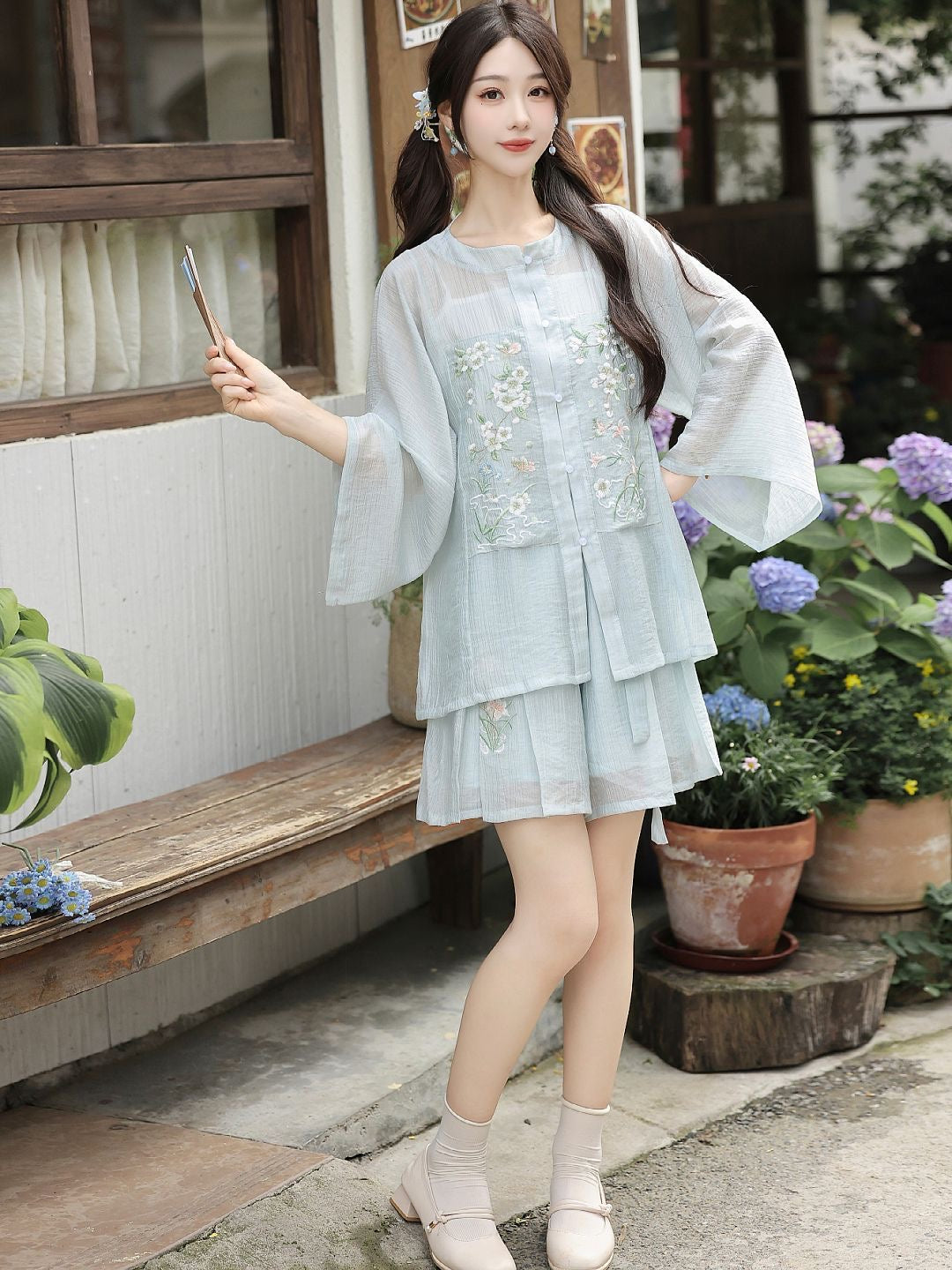 Pear Blossom Round Neck Blouse & Shorts Set (2 Colors)