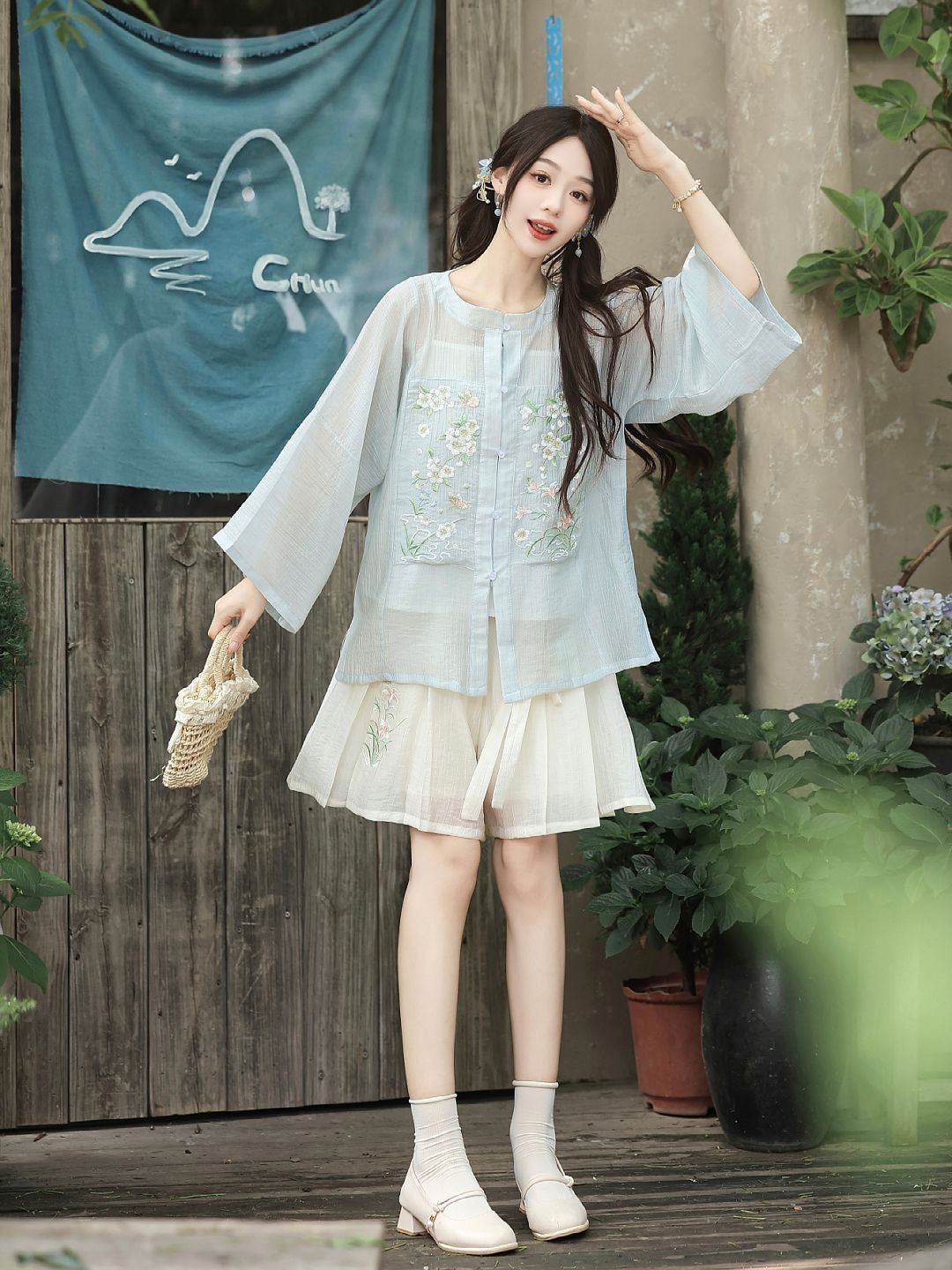 Pear Blossom Round Neck Blouse & Shorts Set (2 Colors)