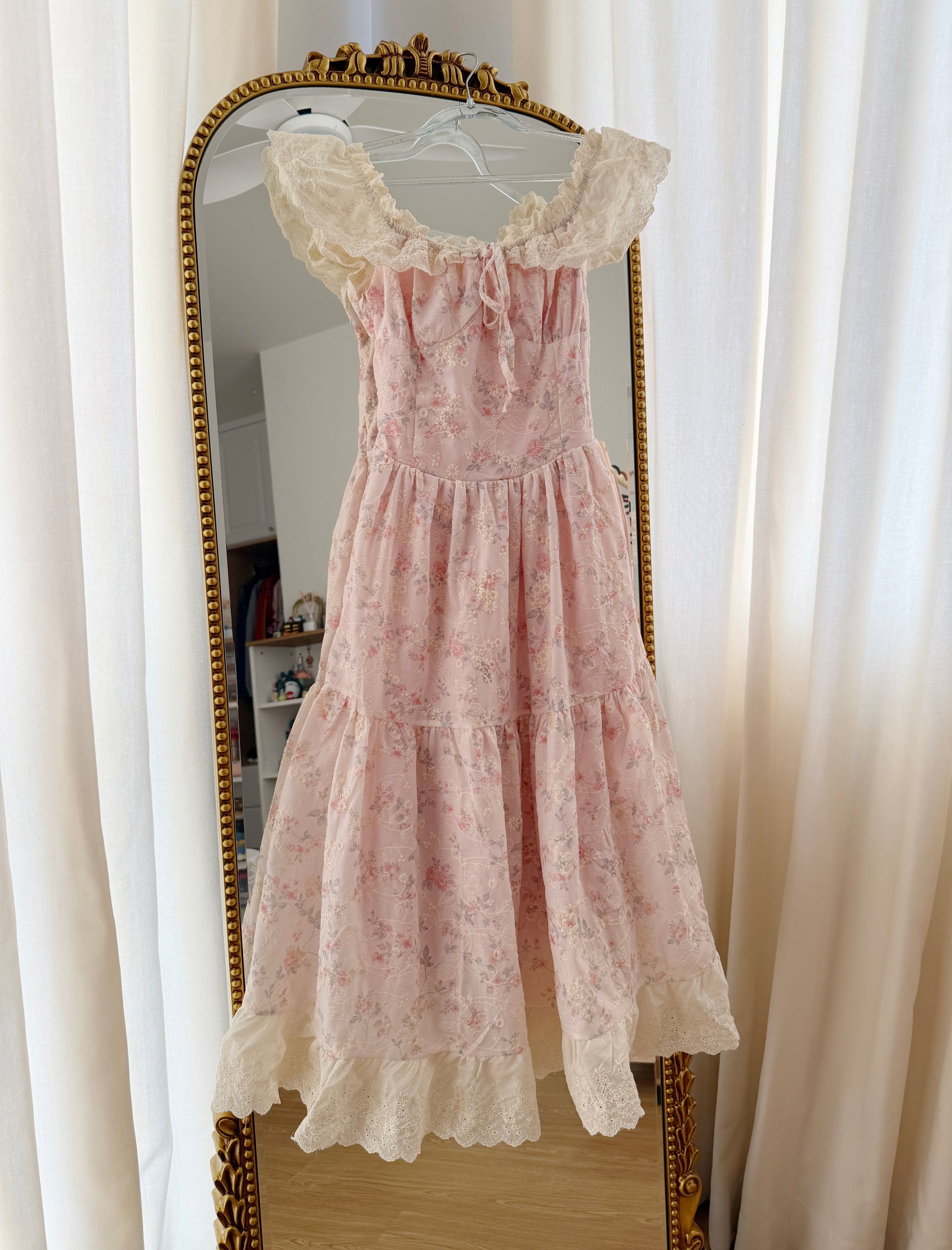 Floral Broderie Flutter Sleeve Midi Dress (Pink) L Floral Broderie Flutter Sleeve Midi Dress (Pink) L