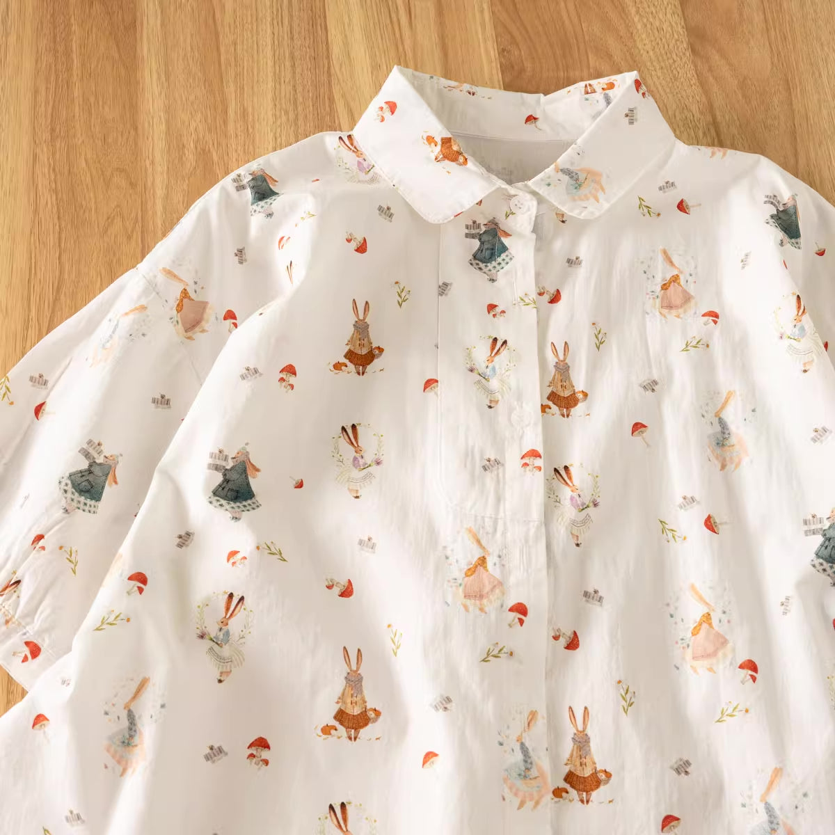 Rabbits Going Out Blouse (White)