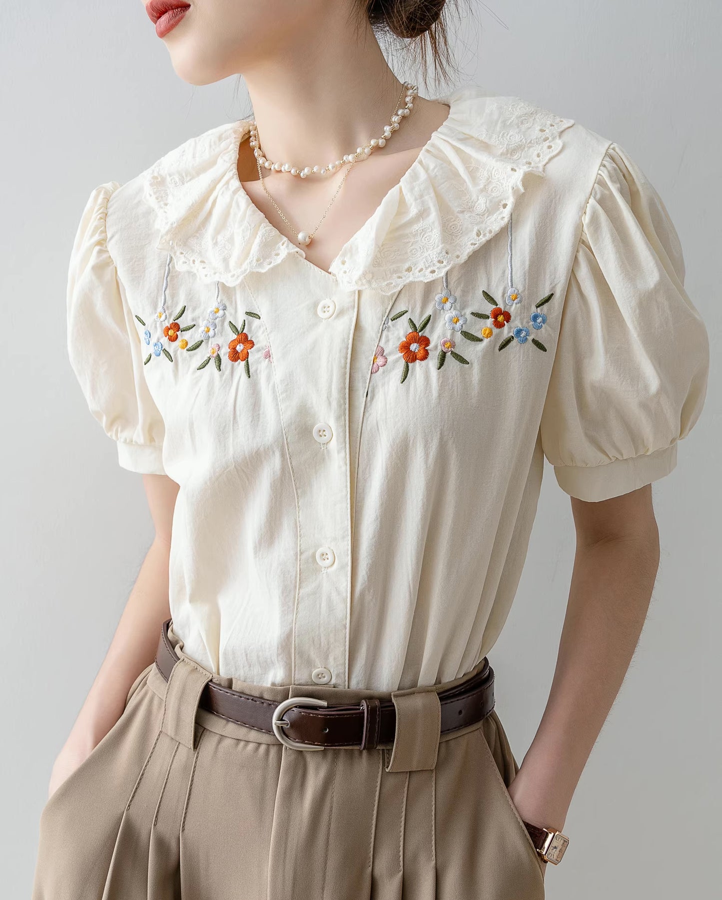 Falling Florals Short Sleeve Blouse (Cream)