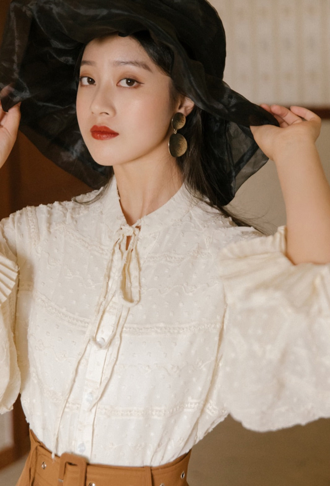 Dobby Puff Sleeve Blouse (Cream)